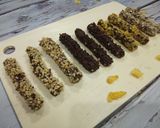 Gambar langkah 6 resipi Jejari roti coklat.
