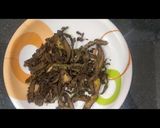 A picture of step 3 of Karela chilika paratha.