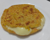 Foto del paso 12 de la receta: Arepas🫓de calabacín y zanahoria con queso🧀🥕🥯