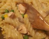 A picture of step 4 of Creamy milky Salmon pasta.