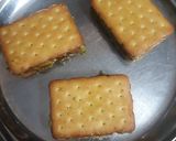 A picture of step 7 of Biscuit pakode.