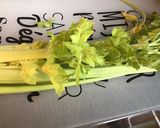Une image de l'étape 1 de Salade de céleri branche,tomates et carottes violettes.