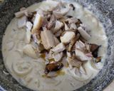 Foto langkah ke 2 dari resep Chicken mushroom w/ spinach.