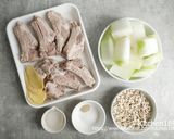 冬瓜薏仁排骨湯_電鍋料理的食譜步驟1照片