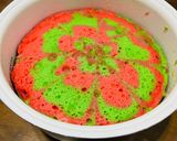 Foto langkah ke 6 dari resep 342. Bolu Zebra Merah Hijau| Sponge Cake Rice Cooker.