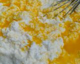 Foto langkah ke 3 dari resep Cassava Cake Caramel (Steam).