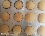 A picture of step 3 of Coconut flavored mini cakes.