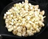 Foto del paso 8 de la receta Tortilla jugosa de berenjena y queso al romero
