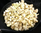 Foto del paso 8 de la receta: Tortilla jugosa de berenjena y queso al romero