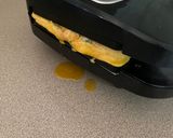 A picture of step 5 of Omelette waffle.