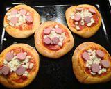 Foto del passaggio 15 della ricetta Pizzette palermitane come quelle del panificio!