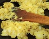 A picture of step 2 of Aloo Paratha.