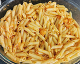 Foto del paso 5 de la receta: Plumas con Bacalao y alioli gratinado
