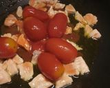 A picture of step 2 of Calamarata al salmone.