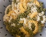 Foto del paso 1 de la receta: Espirales de pasta con salsa de albahaca