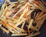 Foto langkah ke 3 dari resep Gamja Bokkeum (tumis kentang korea).