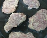Fokhagymás sertésszűz, sült krumplival, karamellizált hagymával recept fázis 5 fotója