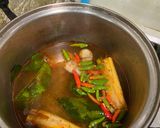 รูปขั้นตอนการทำที่ 2 ของ ต้มยำกุ้งแบบใหม่แบบสับ