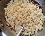 A picture of step 4 of Masala Macroni.