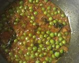 A picture of step 5 of Baingan bharta matar wala.