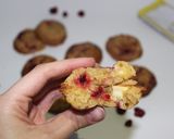Foto del paso 6 de la receta: Cookies de chocolate blanco y frambuesas