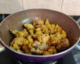 A picture of step 6 of Chicken Stew with Basil & Dry Red Chilli.
