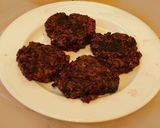 A picture of step 3 of Beet root patties.