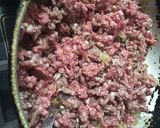 Foto del paso 1 de la receta: Empanadas de carne con berenjenas y zapallitos asados