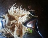 Foto langkah ke 5 dari resep Spaghetti saus enoki.