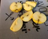 Une image de l'étape 2 de Tarte aux pommes et fruits rouges (pâte brisée épeautre crème de citron).