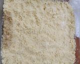 Foto langkah ke 4 dari resep Strawberry Crumb Bars.
