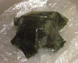 A picture of step 4 of Kawaii Onigiri-lovely rice ball.