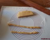 Foto del passaggio 10 della ricetta Crostata a strati con confettura di pesche