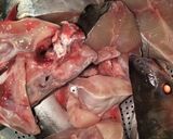 Foto langkah ke 1 dari resep Patin Cabai Merah.