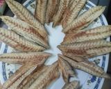 Foto langkah ke 1 dari resep Tumis Ikan Cue Keranjang.