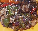 Foto del paso 2 de la receta: 🥣🥕🌶🍗 🥘 Wok de pollo, vegetales y hongos con salsa agridulce y sésamo