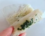 Hình bước làm 7 của món Bánh Hỏi Cuốn Tôm Rim