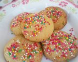 A picture of step 4 of Sprinkler Cookie.