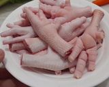 Foto langkah ke 1 dari resep Sup ceker ayam favorit keluarga.