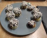 Foto del passaggio 4 della ricetta Mini girelle di pandoro con cocco rapè e coulis di lamponi