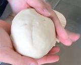 Hình bước làm 2 của món Bánh bao đào tiên nhân pizza
