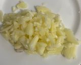 Hình bước làm 1 của món Móng tay xào bơ tỏi
