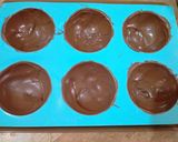 A picture of step 4 of Hot chocolate Bomb.