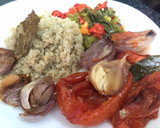 Foto del paso 7 de la receta: Pimientos asados con tomatitos, ajos, cebolla morada y quinoa integral