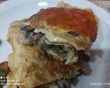 Foto del paso 6 de la receta: "Calzone" de huevo con ajos tiernos y setas