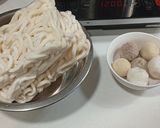 Foto langkah ke 1 dari resep Udon rebus topping ayam suwir.