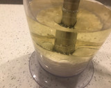 Foto del paso 2 de la receta: Lactonesa de albahaca y cilantro (dip)
