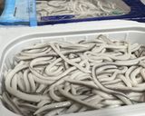 Foto del paso 3 de la receta: Revuelto de setas, ajetes y gulas
