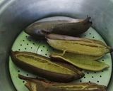 Foto langkah ke 3 dari resep Martabak Telur Pisang.