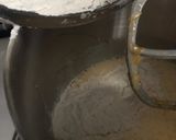 Foto del paso 4 de la receta: Coca de mantequilla y miel y Madeleines con la misma masa